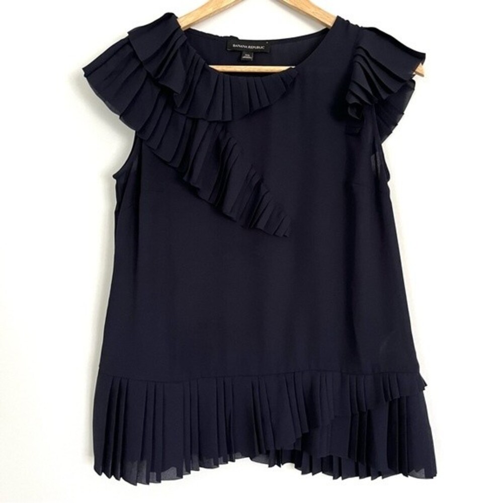 Banana Republic Pleated Ruffle Cap Sleeve Blouse in Navy, Size XS